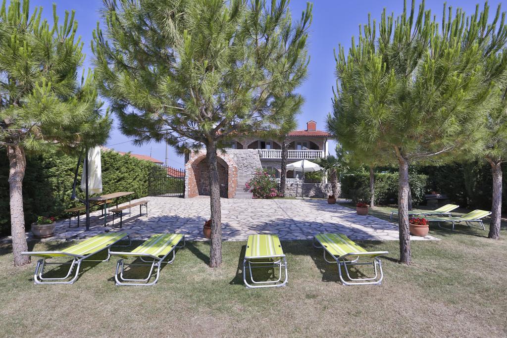 Casa Oasa -Accommodation , Pizzeria & Bar Марезиге Екстериор снимка