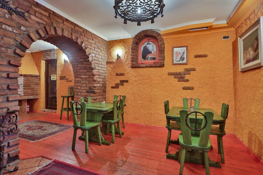Casa Oasa -Accommodation , Pizzeria & Bar Марезиге Екстериор снимка